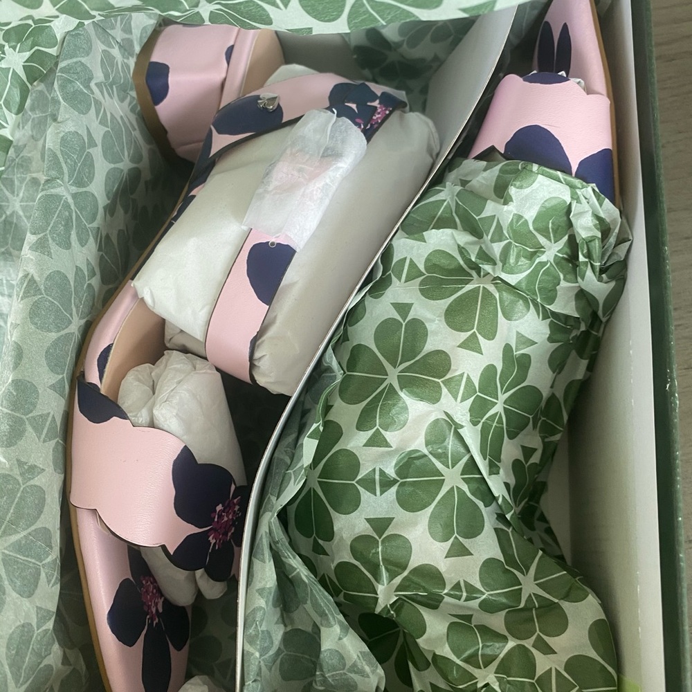 😍😍 Kate Spade Floral Edie Sandals 😍😍